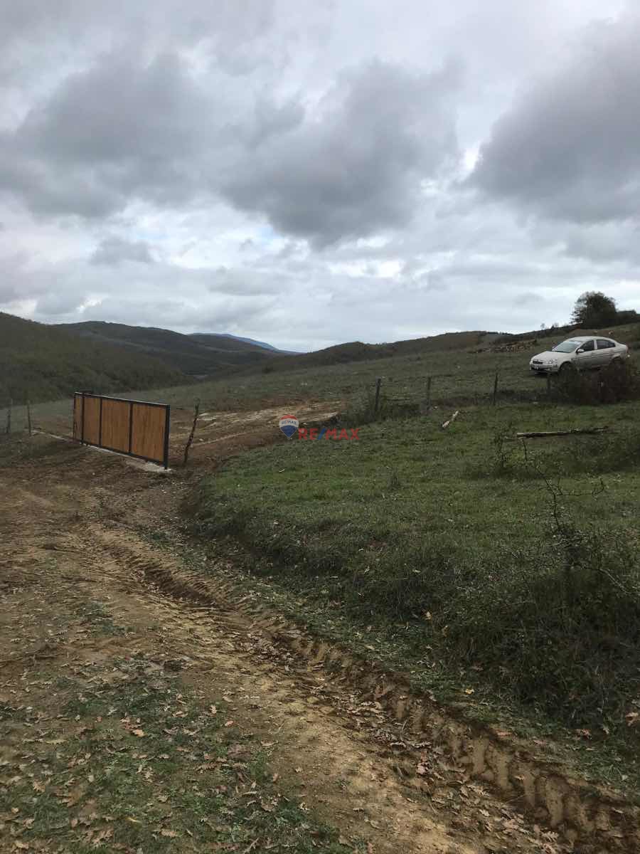 KAVAK KARASLAN'DA /SATILIK TEK TAPU TARLA