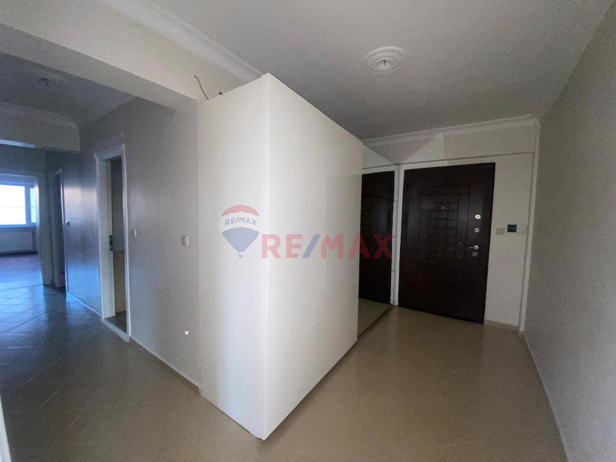 23 NİSAN MAHALLESİ 150 M2 3+1 GENİŞ  KİRALIK DAİRE 