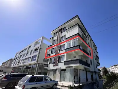 REMAX BEYAZ ÇINARCIK DA 2+1 SATILIK DAIRE