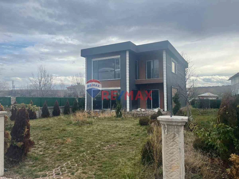 AKYURT GÜZELHİSAR'DA KULLANIMA HAZIR İSKANILI SATILIK LÜKS VİLLA