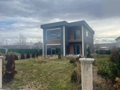 AKYURT GÜZELHİSAR'DA KULLANIMA HAZIR İSKANILI SATILIK LÜKS VİLLA
