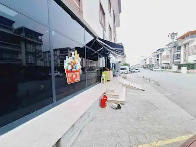 ATAEVLER'DE KÖŞE KONUMDA YÜKSEK CİROLU DEVREN KİRALIK MARKET