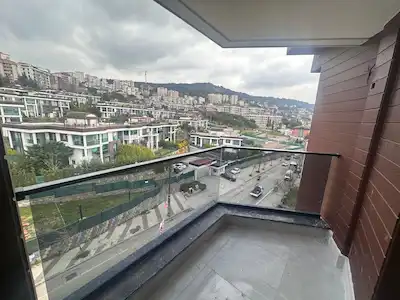 YAKACIK ÇARŞI MAH. ORMAN MANZARALI SIFIR 3+1 SATILIK DAİRE