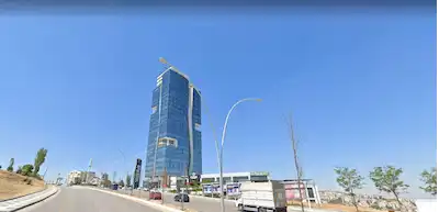 YILDIZ KULE’DE LÜKS YAPILI MANZARALI 45 M2 KİRALIK OFİS