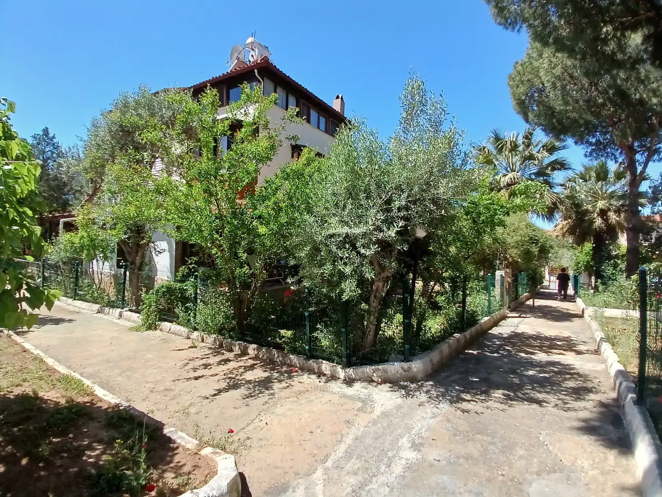 Property image 8