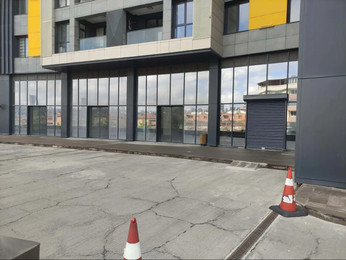 BEYLİKDÜZÜ TOR PROJESİN'DE KİRALIK 200 METREKARE DÜKKAN&DEPO