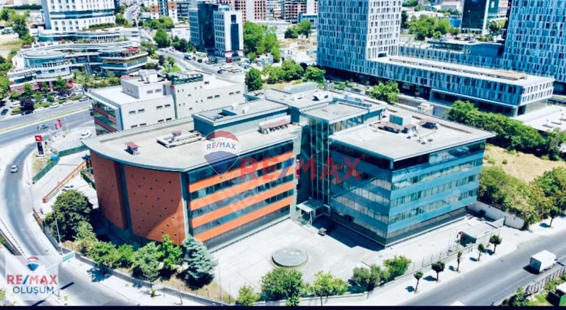 KIRALIK BASIN EKSPRES'TE METRO YAKINI 21.200 M2 PRESTIJLI BINA
