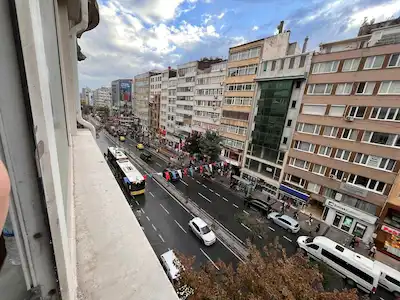 HALASKARGAZİ CADDESİ ÜZERİNDE KİRALIK 160M2 OFİS