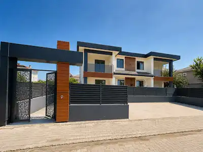 ÖNERLERDE LÜKS VİLLA | 4+1 | 3 BANYO | 2 BALKON | TAKASA AÇIK
