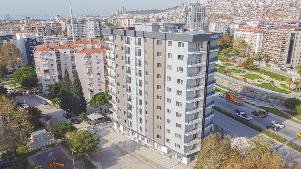 BAYRAKLI MANAVKUYU’DA SATILIK DÜKKAN