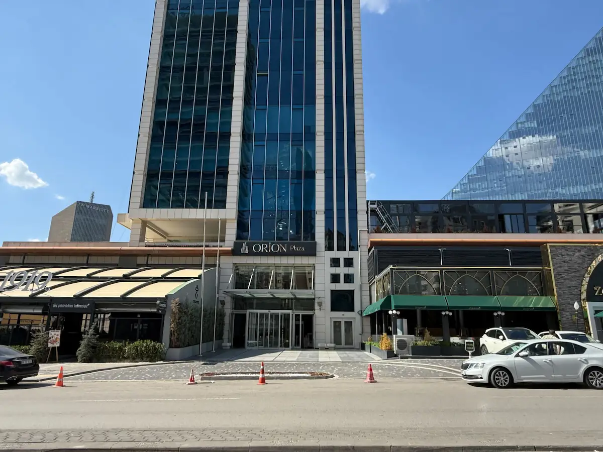 ORION PLAZA'DA PRESTİJLİ KONUMDA KİRALIK OFİS