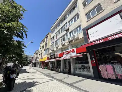 BÜYÜKÇEKMECE ÇARŞIDA SATILIK 3+1 DAİRE