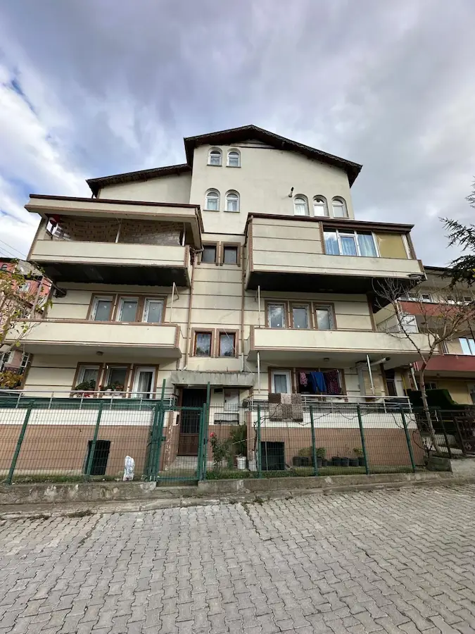SAKARYA HIZIRTEPEDE ÇOK AMAÇLI KULLANIMA UYGUN KOMPLE BİNA