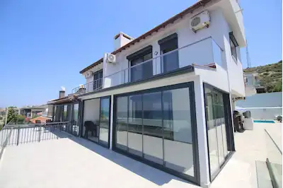 SAKIZ ADASI VE DENİZ MANZARALI  LÜKS VİLLA – ÇEŞMEDE