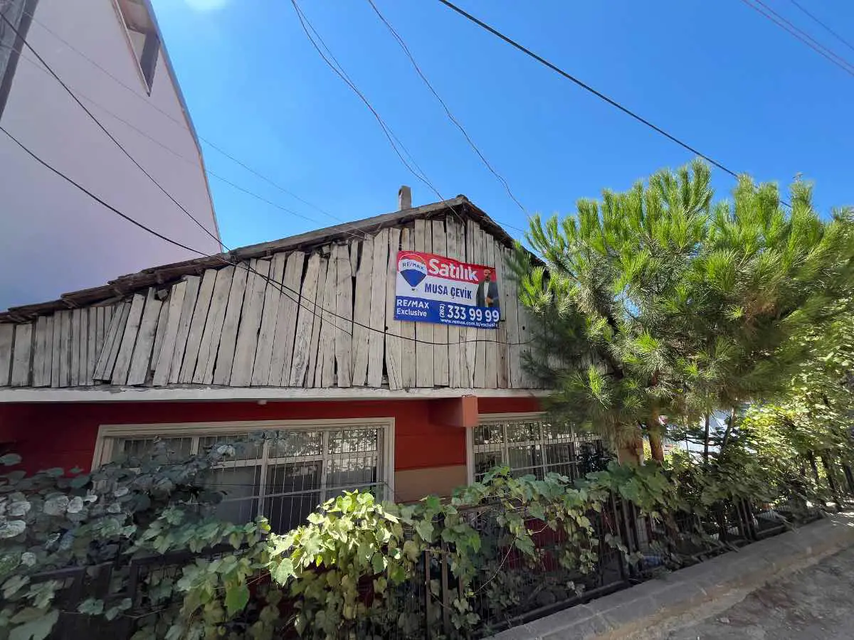 DERİNCE ÇINARLIDA SATILIK 307 M2 ARSA