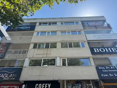 CADDEBOSTAN BAĞDAT CADDESİ ÜZERİNDE 125M2 NET 3,5+1 İŞ YERİ