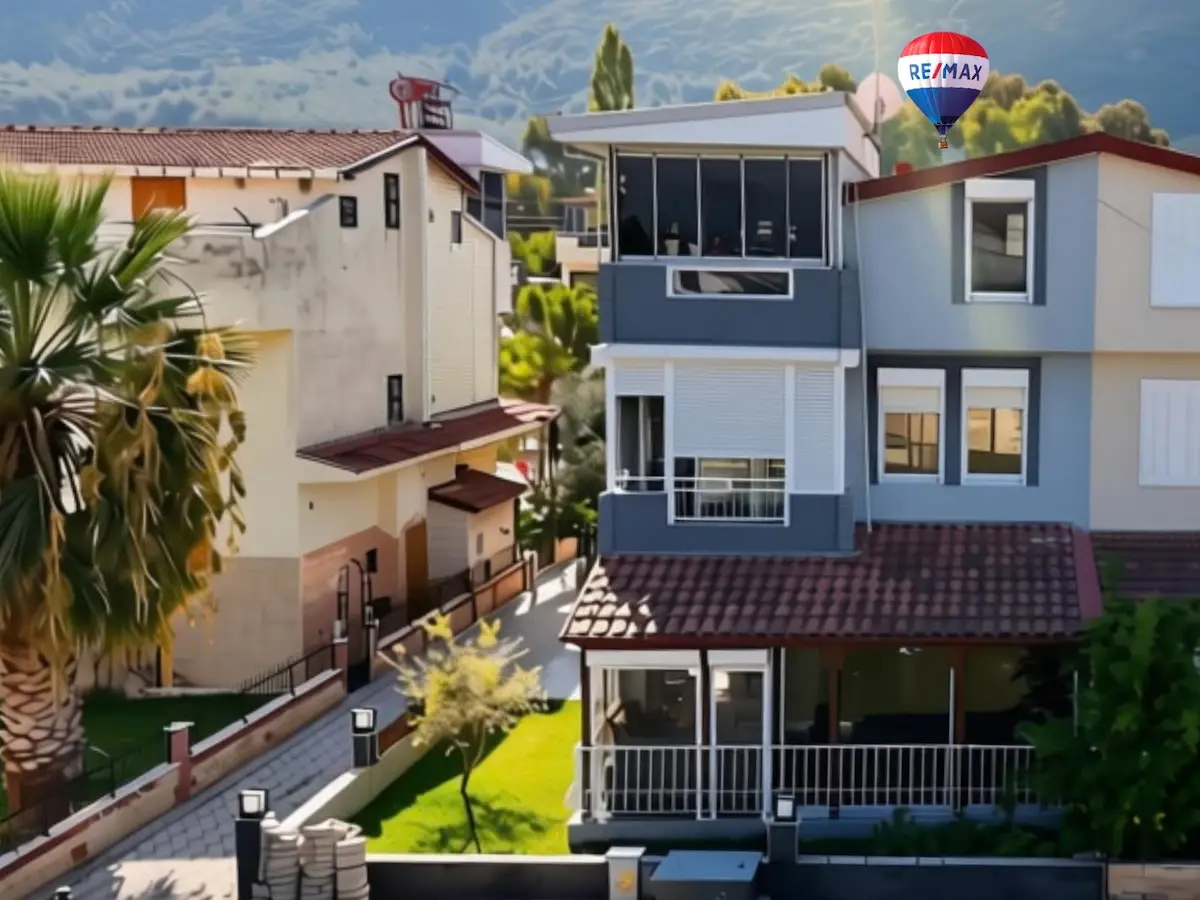 GÜZELÇAMLI KARDELEN SİTESİ'NDE SATILIK 4+1 VİLLA