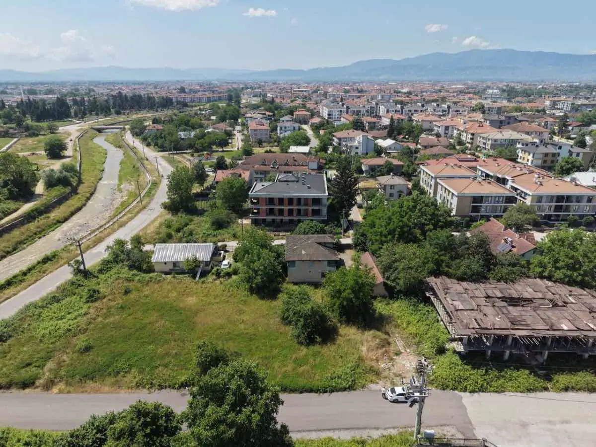 REMAX DIA'DAN DÜZCE MERKEZ'DE 325 M2 SATILIK ARSA