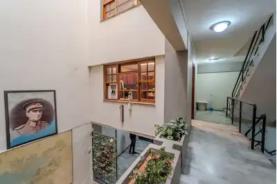 KEMERALTI PEKMEN İŞ MERKEZİ'NDE KİRACILI SATILIK BÜRO