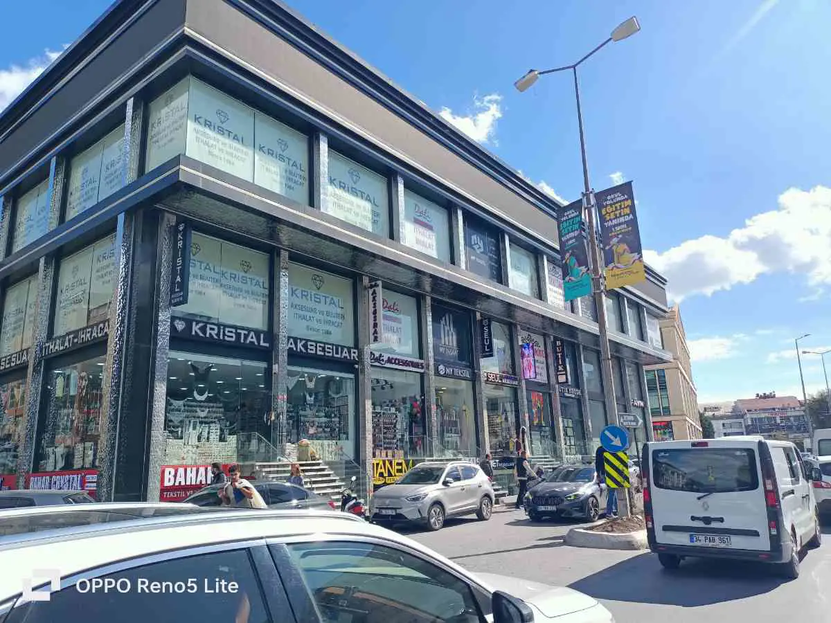 MERTER /GÜNGÖREN MEHMET NESİH ÖZMEN’DE SIFIR İŞ HANINDA 180 M² NET KİRALIK TİCARİ ALAN