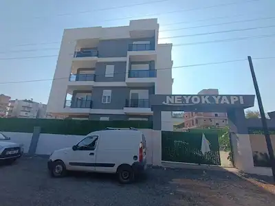 AYDOĞMUŞ'TA GENİŞ FERAH HAVUZLU 2+1 GİRİŞ KAT
