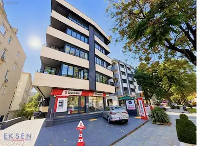 FENERBAHÇEDE OTOPARKLI VE MERKEZİ KONUMDA 245 M² KİRALIK OFİS