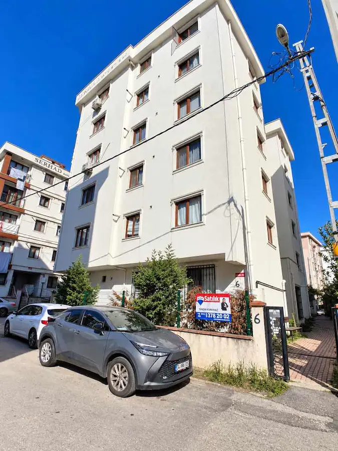 TUZLA MERKEZİ KONUMDA, HAZIR KİRACILI 1+1 SATILIK DAİRE