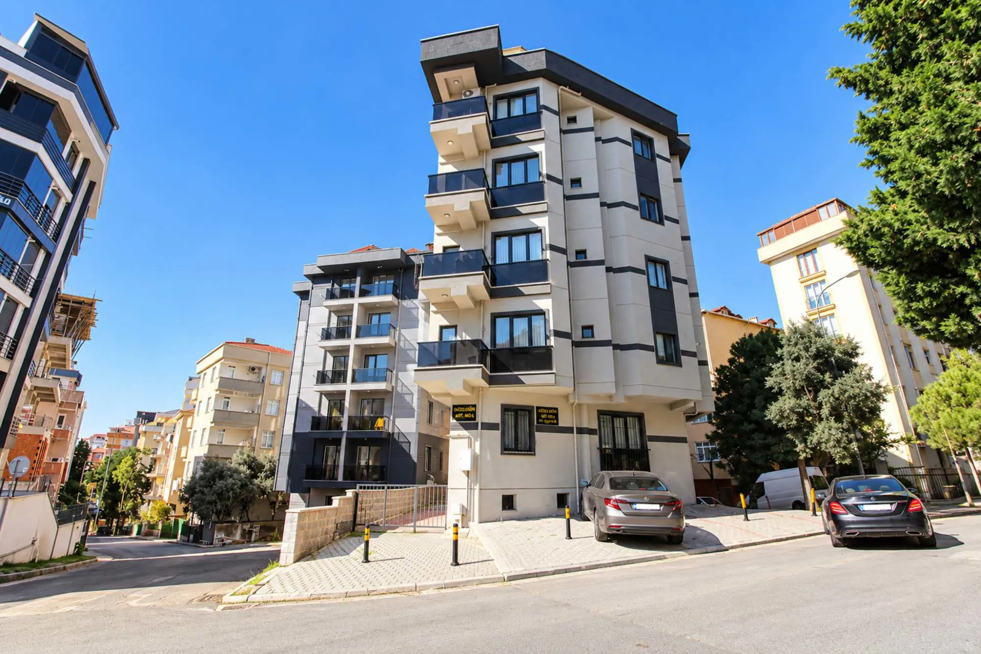 SOĞANLIK METROYA YÜRÜME MESAFESİNDE 85 M² 2+1 BALKONLU DAİRE
