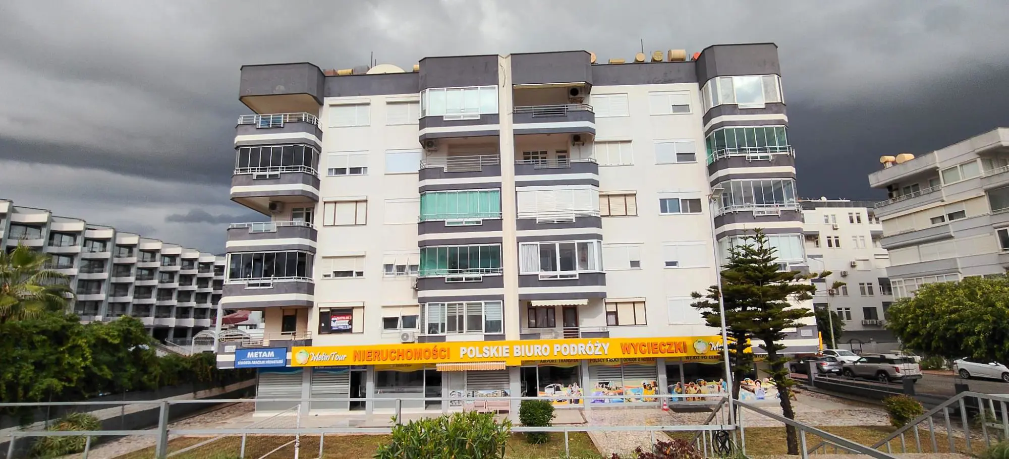 ALANYA OBA'DA SAHİL YOLUNA CEPHE, 2+1 ARAKAT SATILIK DAİRE