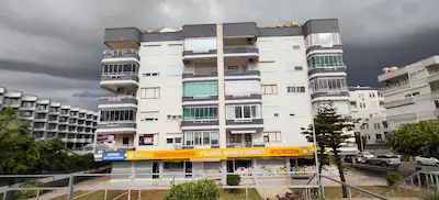 ALANYA OBA'DA SAHİL YOLUNA CEPHE, 2+1 ARAKAT SATILIK DAİRE
