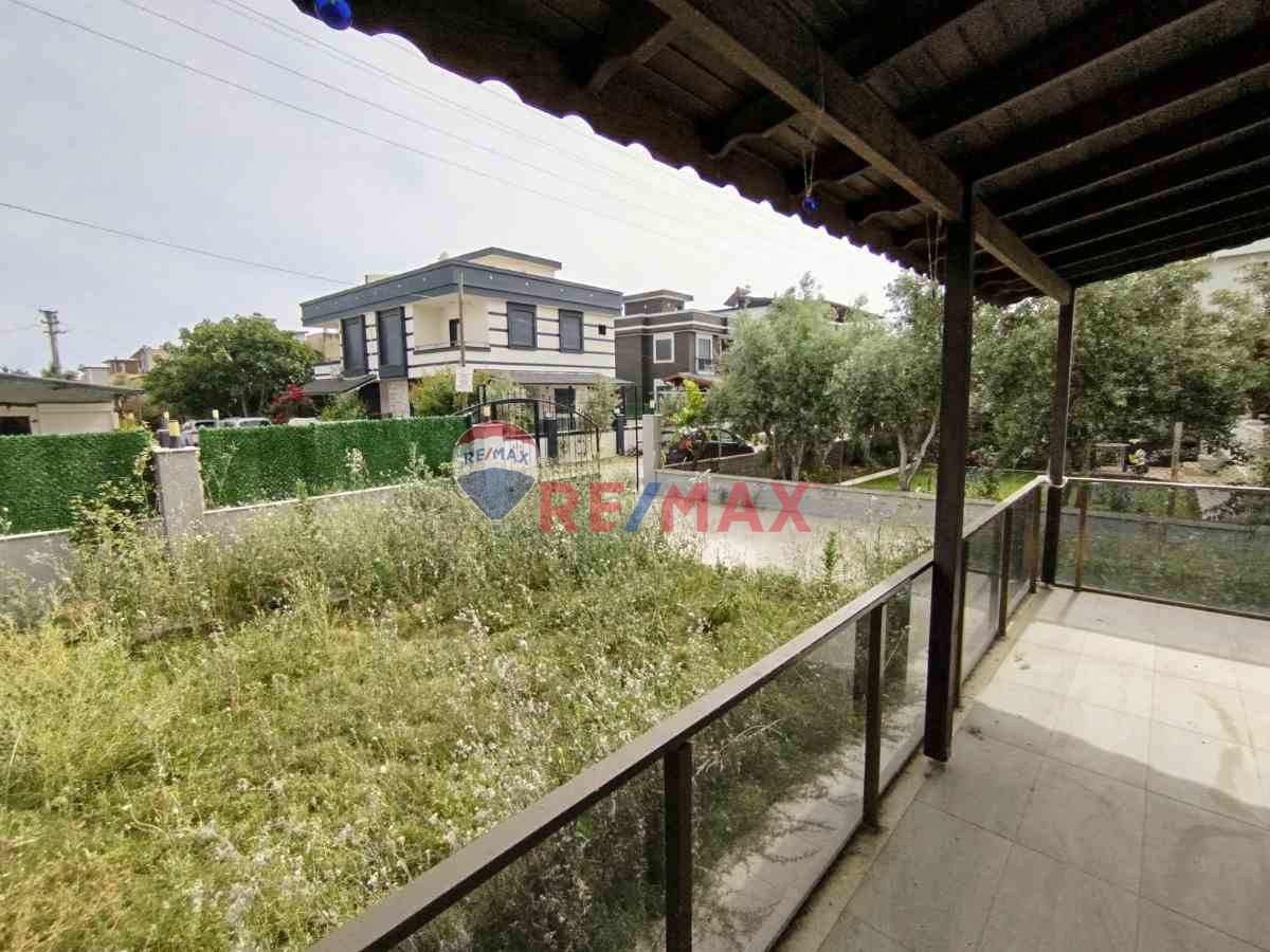 SEFERİHİSAR ÜRKMEZDE ÖZEL BAHÇELİ OTOPARKLI 2+1 BAHÇE DUBLEKS