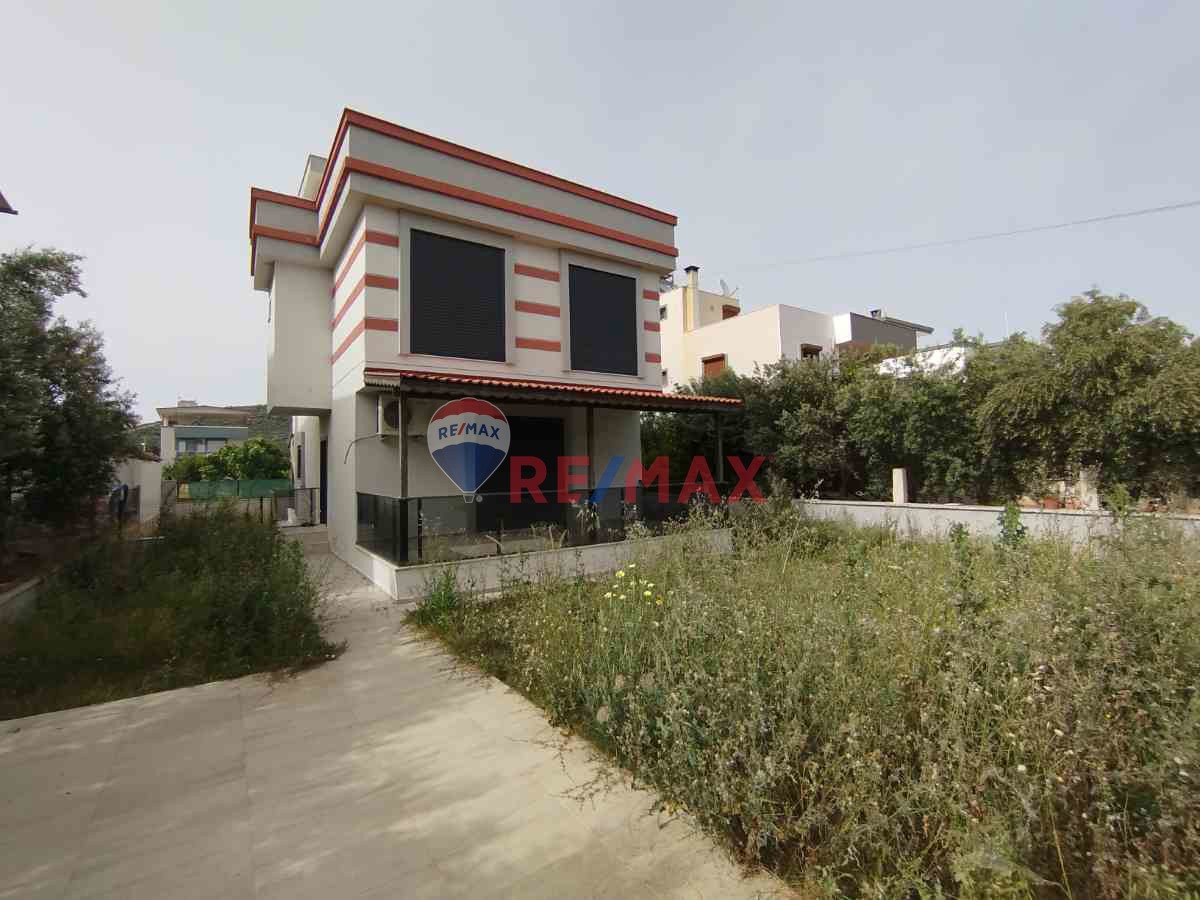 SEFERİHİSAR ÜRKMEZDE ÖZEL BAHÇELİ OTOPARKLI 2+1 BAHÇE DUBLEKS