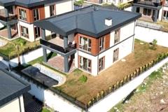 BAHÇECIK'TE DENIZ &DOĞA MANZARALI, SAĞLAM ZEMINDE LÜKS VILLALAR