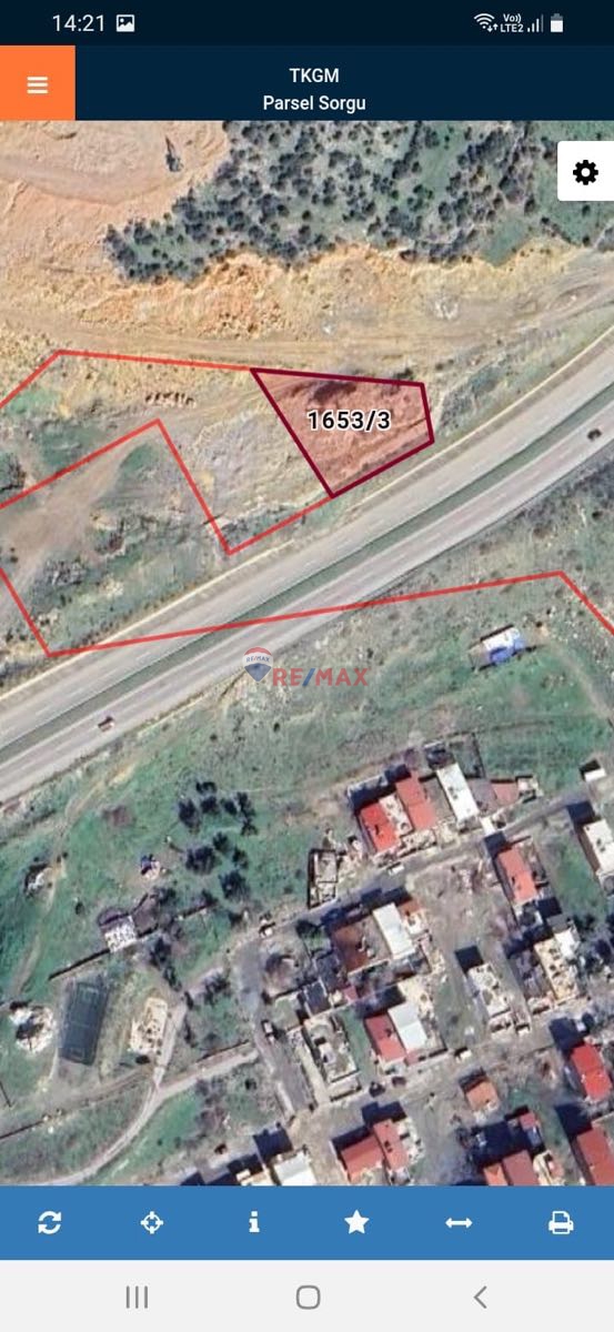 BALIKESİR EDREMIT ILCESI ANA CADDE ÜZERI SATILIK ARSA