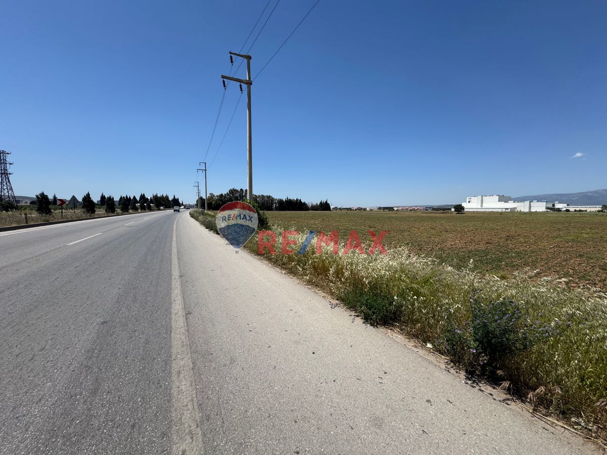 BALIKESİR EDREMIT ILCESI ANA CADDE ÜZERI SATILIK ARSA