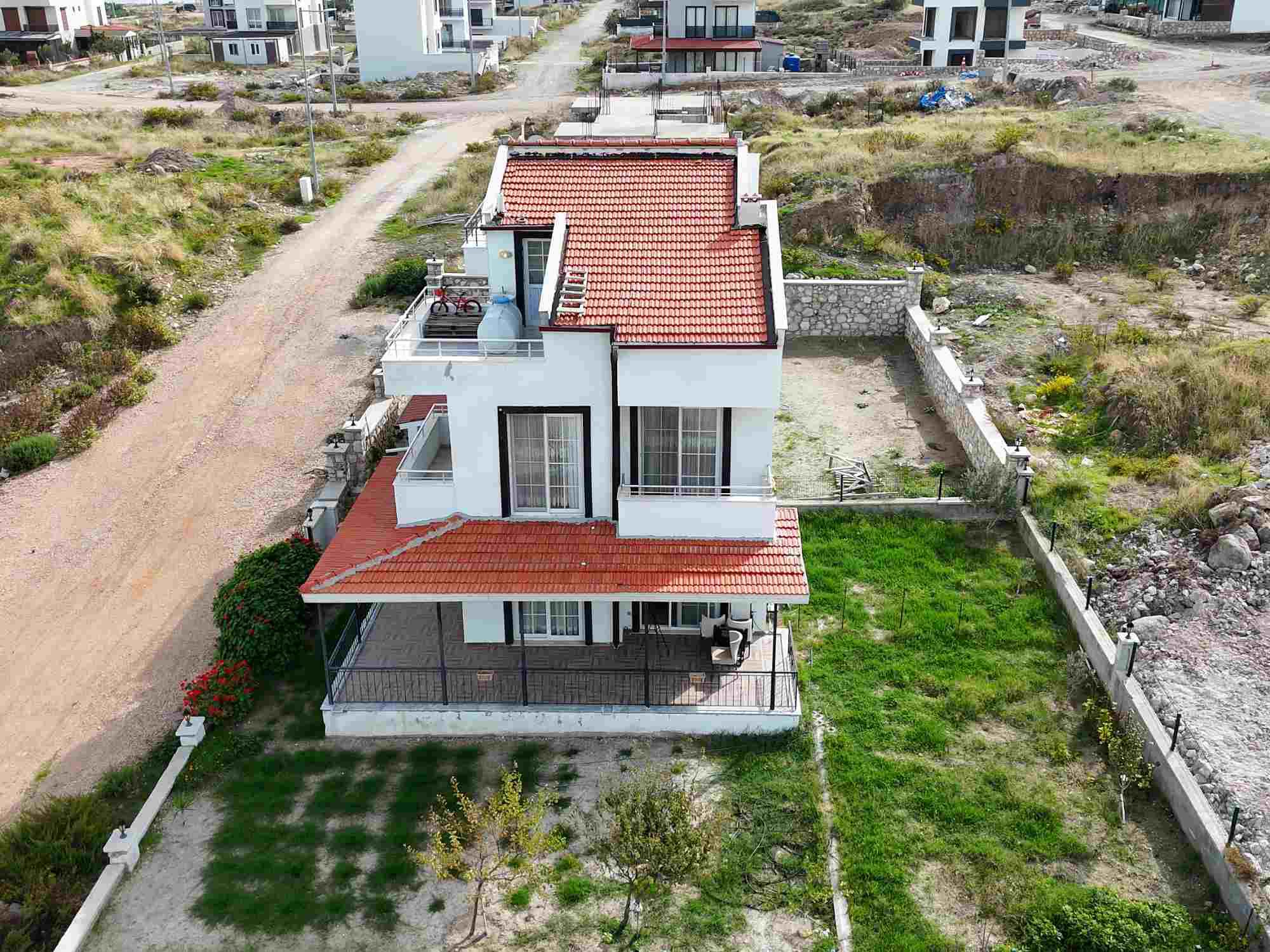 MORDOĞAN KAMUKENT'TE-ÖNÜ KAPANMAZ TRİPLEX VİLLA