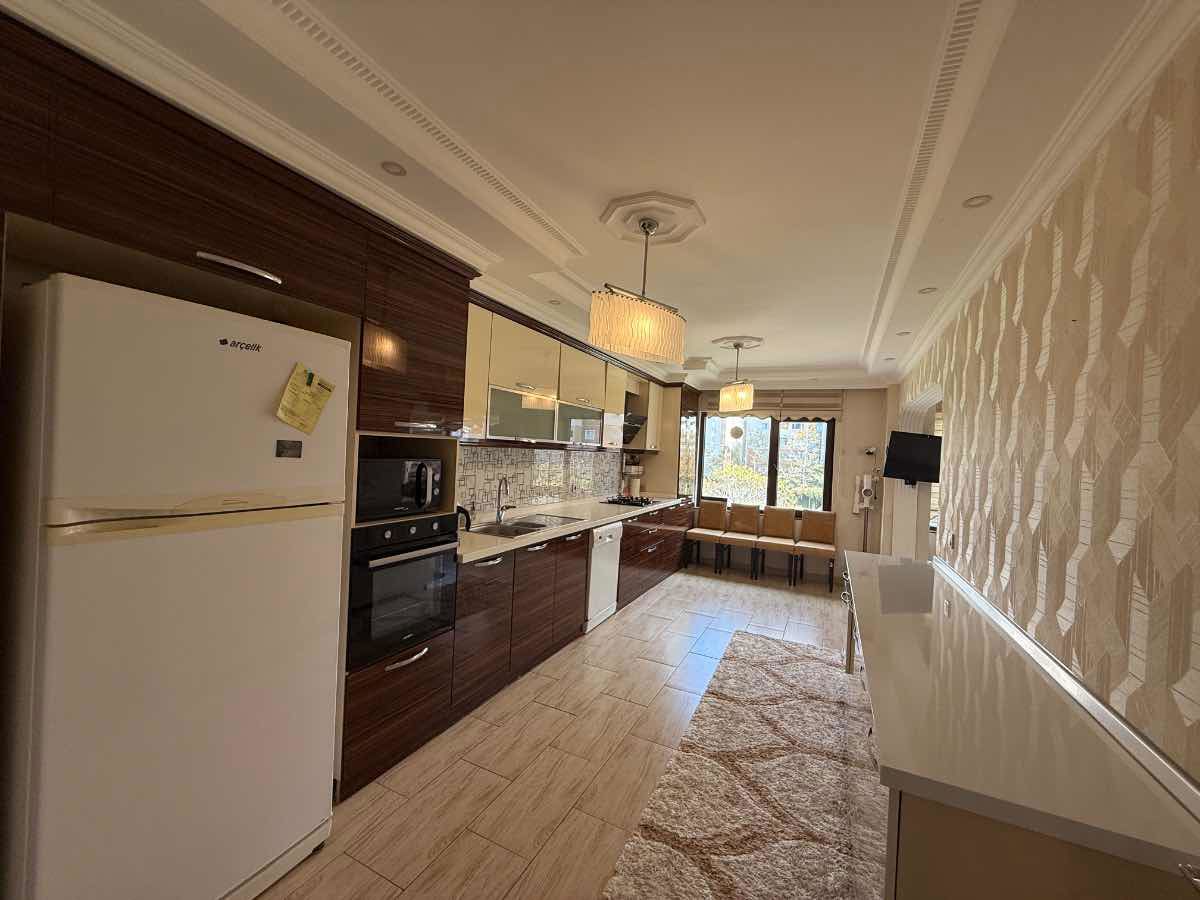 Pazara Hastaneye Komşu Kiralık 3+1 Boyalı Temiz Daire