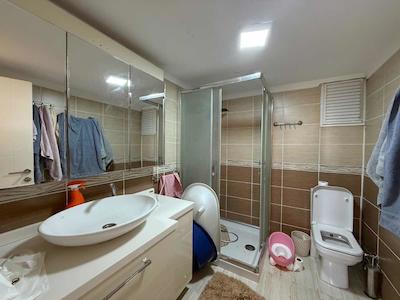 PAZARA HASTANEYE KOMŞU KIRALIK 3+1 BOYALI TEMIZ DAIRE