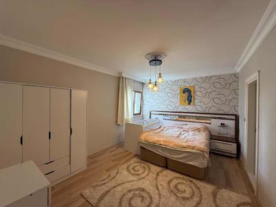 PAZARA HASTANEYE KOMŞU KIRALIK 3+1 BOYALI TEMIZ DAIRE