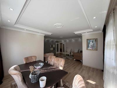 PAZARA HASTANEYE KOMŞU KIRALIK 3+1 BOYALI TEMIZ DAIRE