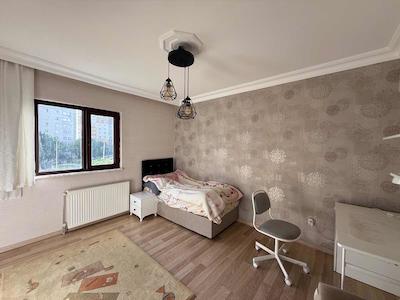 PAZARA HASTANEYE KOMŞU KIRALIK 3+1 BOYALI TEMIZ DAIRE