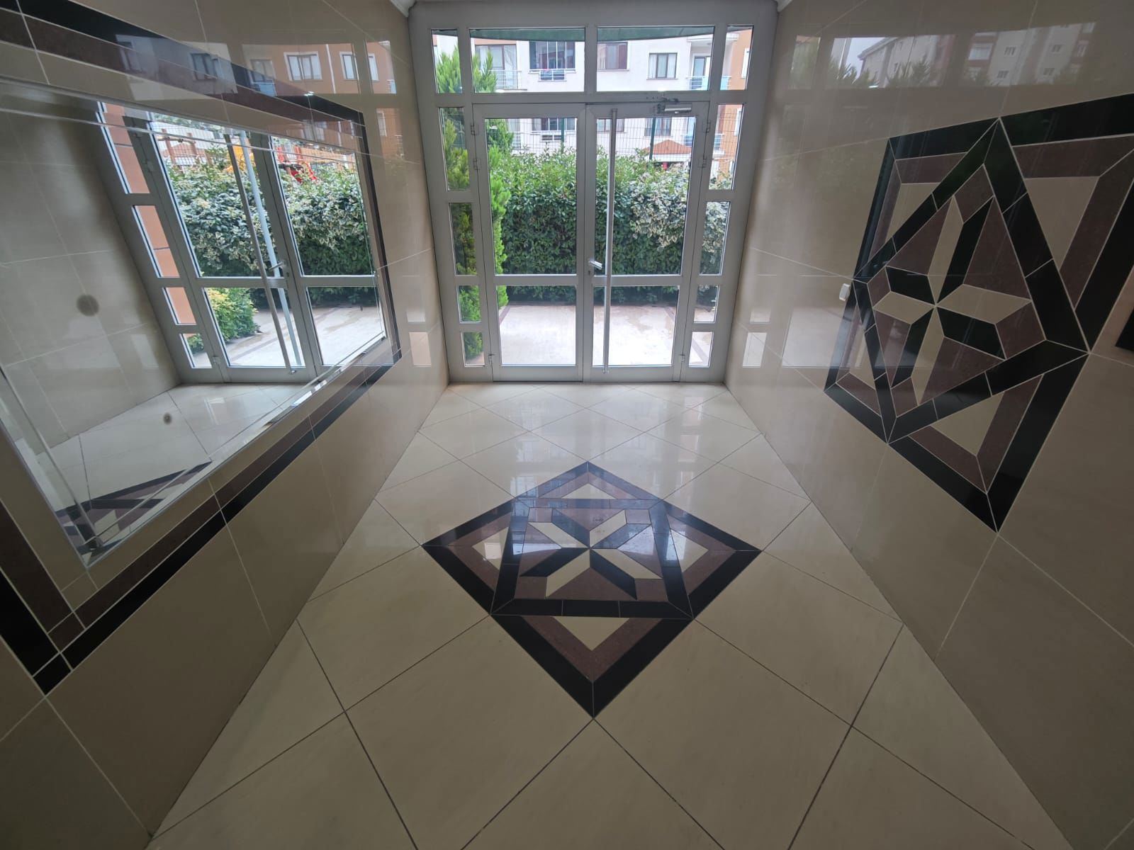 AKA RESIDENCE'DA TAMAMEN YENİLENMİŞ PEYZAJ CEPHE DAİRE