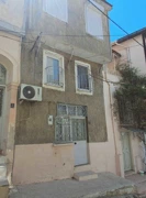 AYVALİK'DA 3 KATLI BİNA