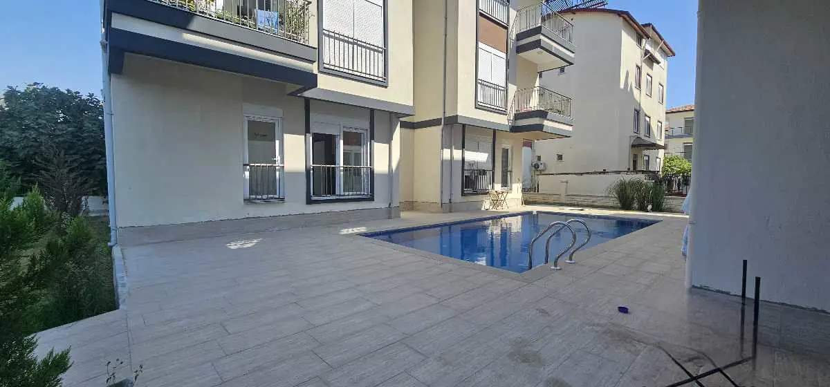 EVRENSEKİ İNCİRLİPINAR MEVKİİNDE SİTE İÇİ HAVUZLU 2+1 SATILIK DAİRE