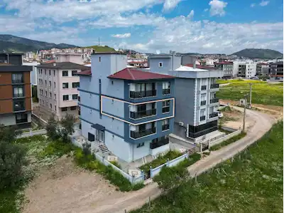 BERGAMA FATİH'TE DOĞALGAZ LI YERDEN ISITMALI ASANSÖRLÜ ARA KAT