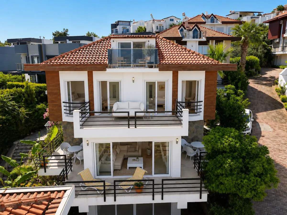 BEAUTİFUL VİLLA WİTH SEA VİEW