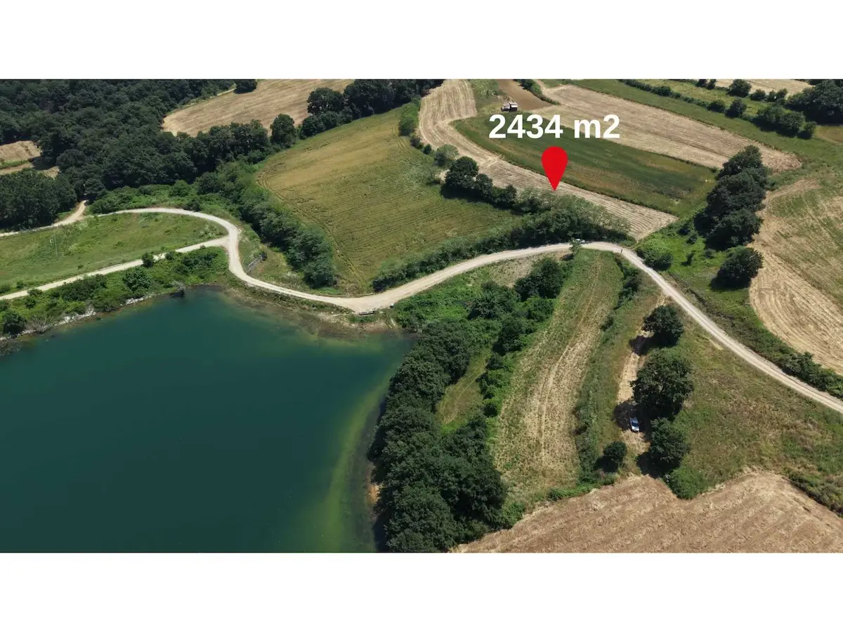 GÖLET MANZARALI SALMANLI DA SATILIK TARLA