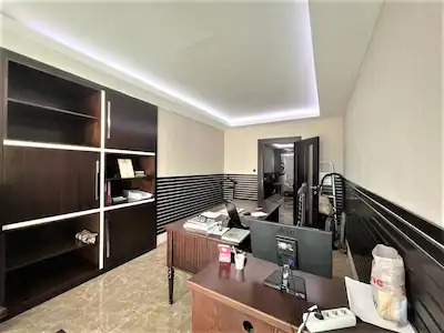 REMAX DOĞU HAZARDAĞLI İŞ MERKEZİNDE KİRALIK EŞYALI OFİS