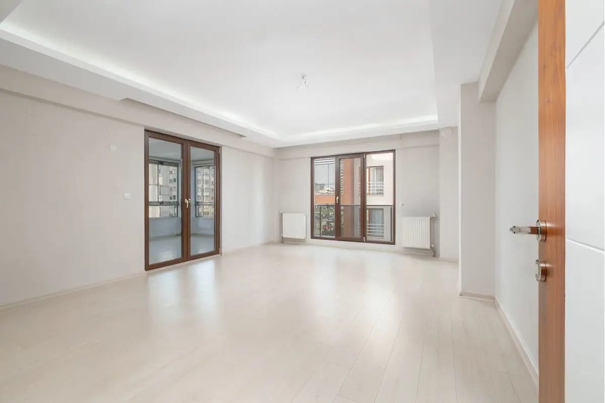 REMAX ADVANTAGE ARZU AKSARAY'DAN NILÜFERKENT'TE ARAKAT 3+1 DAIRE