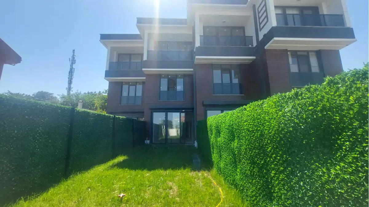 BAHÇEŞEHİR 2. KISIM’DA SIFIR 3+1 | 156 M² NET | YERDEN ISITMA | DOĞU-GÜNEY CEPHE